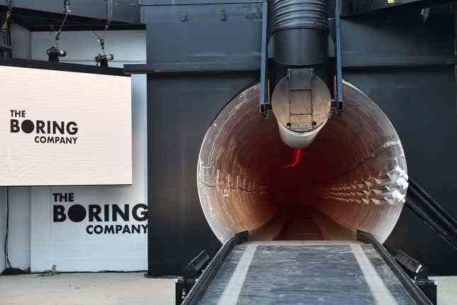Boring Company'nin Hawthorne, California'daki test tüneli. 