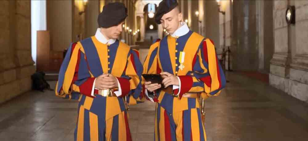 Samsung Knox Suite, İsviçreli Muhafızların Vatikan ve Papa'yı korumalarına yardımcı oluyor