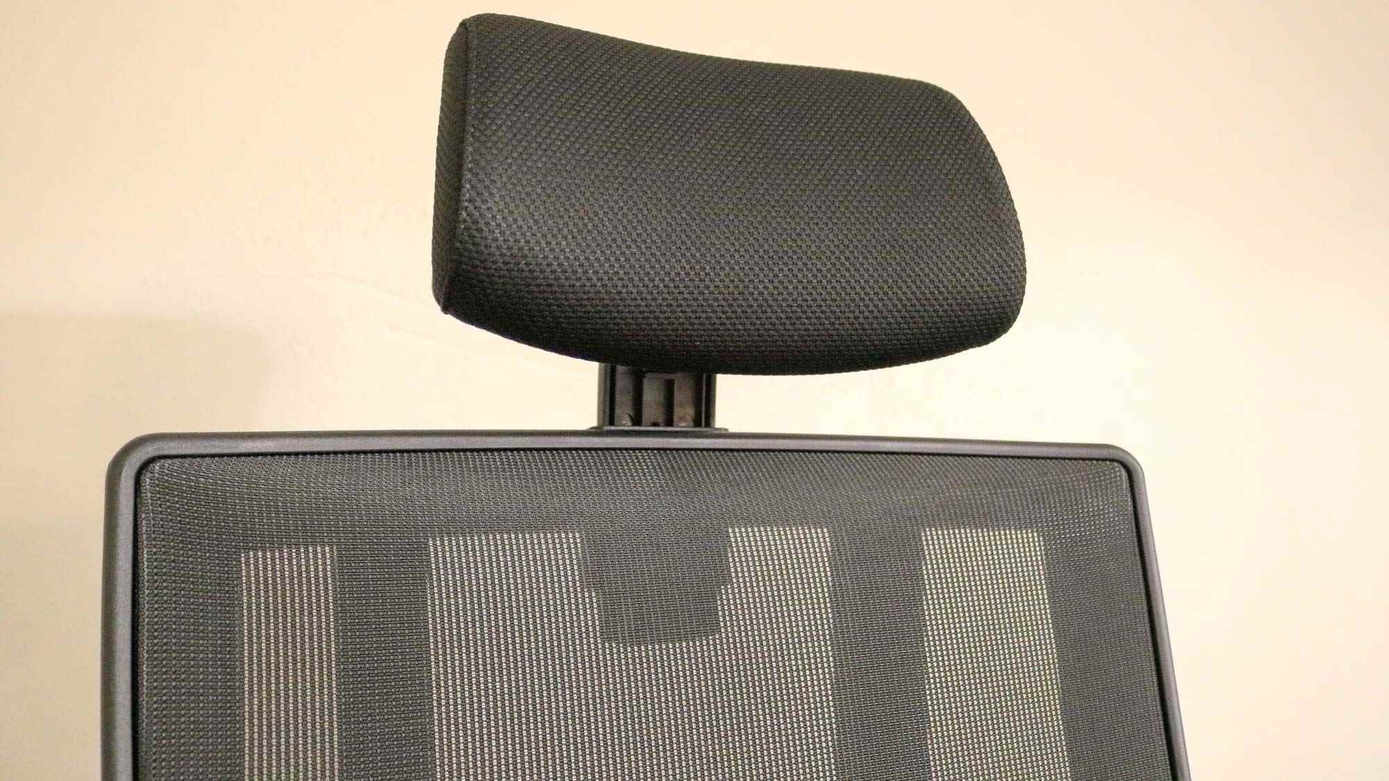 Vari Görev Koltuğu üzerindeki koltuk başlığının bir resmi