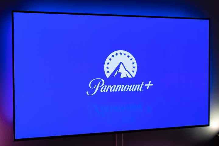 TV'de Paramount Plus logosu.