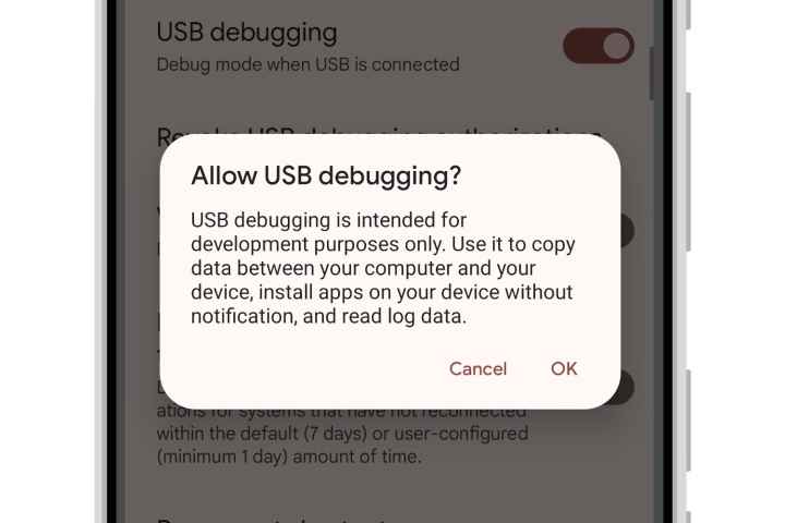 USB hata ayıklama aktivasyonunu onaylamak için Android 13 istemi.