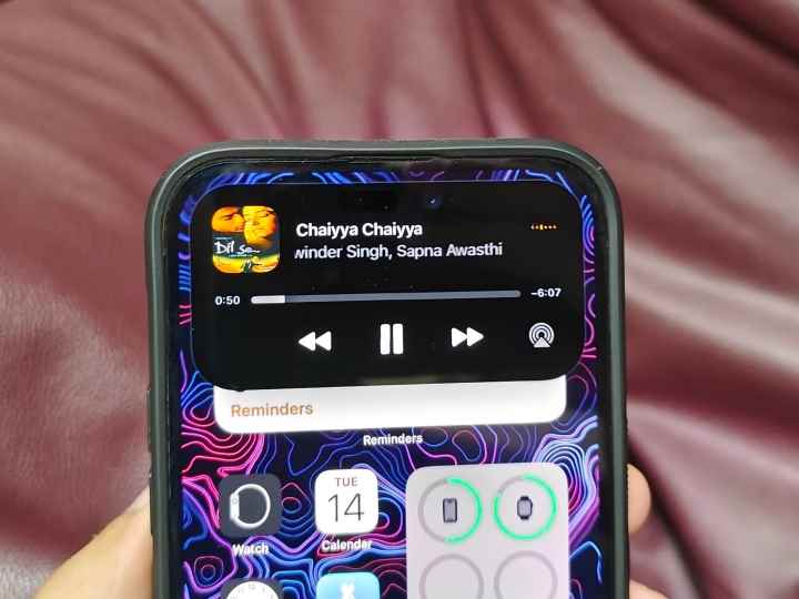 Dynamic Island Spotify Chaiyya Chaiyya şarkısı.
