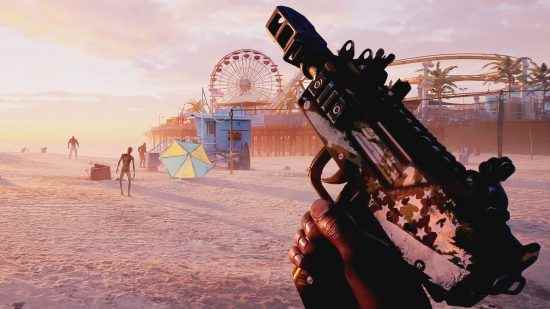 Dead Island 2 incelemesi - akşam güneşi altında sırılsıklam olmuş bir Santa Monica iskelesinin zemininde değiştirilmiş bir silah tutuluyor.