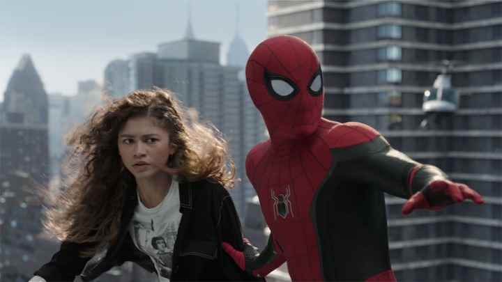 Spider-Man: No Way Home'da Zendaya ve Tom Holland.