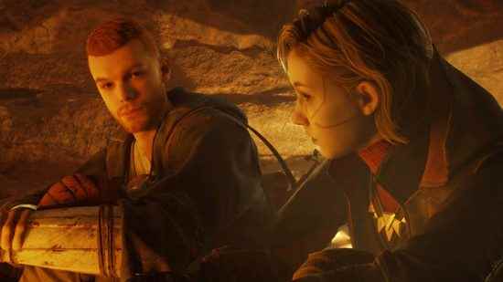 Jedi Survivor izlenecek yol: Star Wars Jedi Survivor'da iki arkadaş ateşle aydınlatılmış bir mağarada oturuyor.