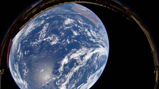 Hakuto-R, Aralık ayında fırlatıldıktan sonra Dünya'nın bu görüntüsünü çekti.