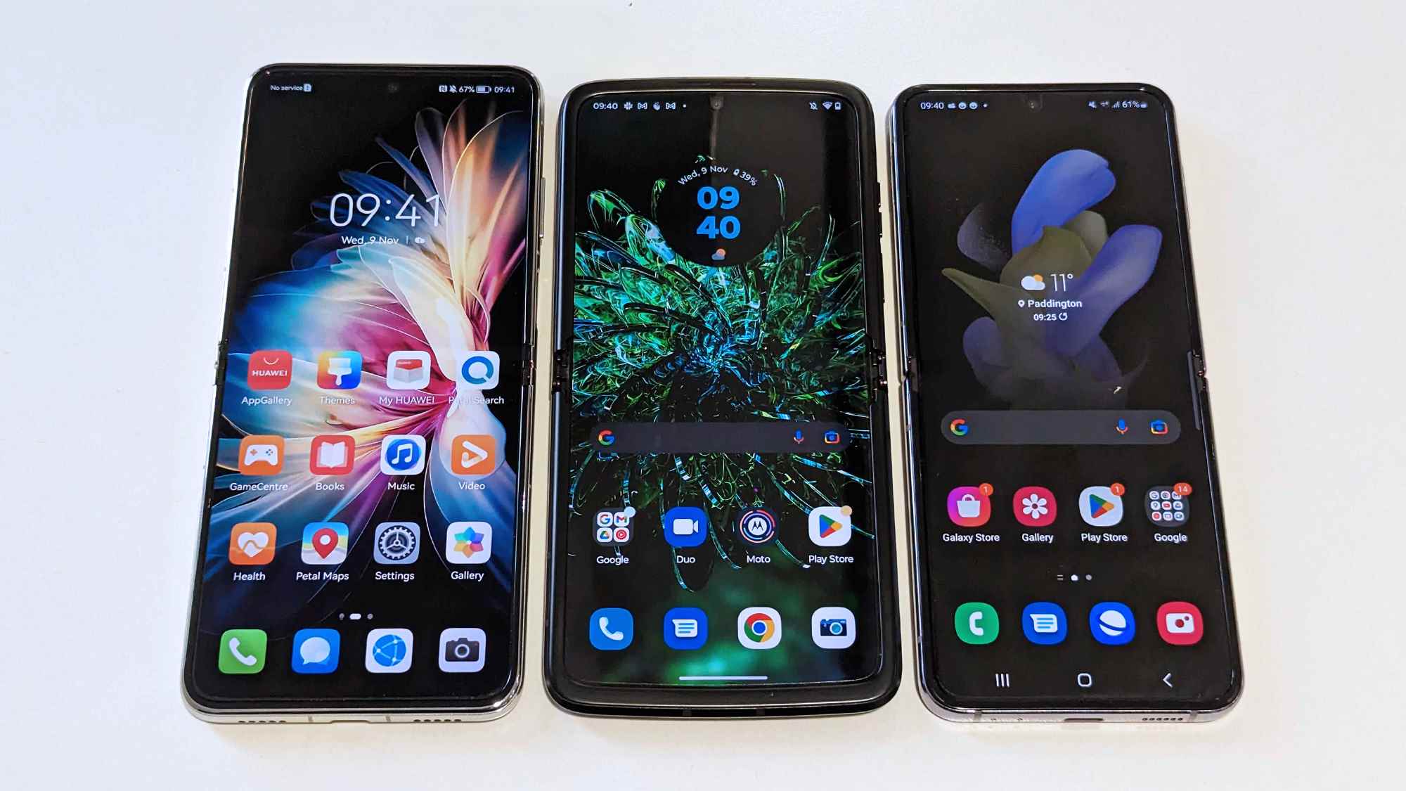 Motorola Razr 2022 incelemesi Huawei P50 Cep Samsung Galaxy Z Flip 4 düz açık