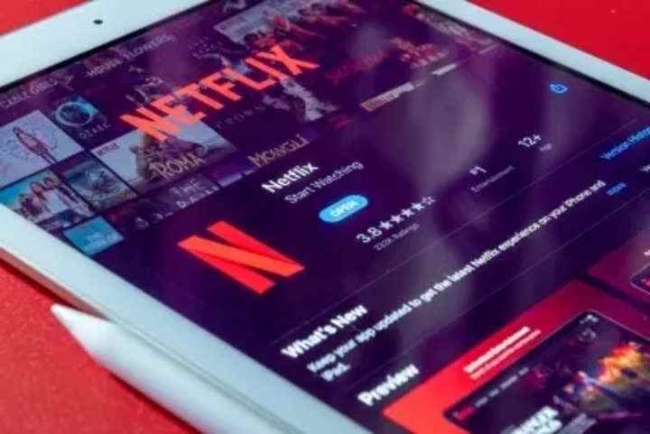 Netflix, parola paylaşımı kısıtlamasını erteledi