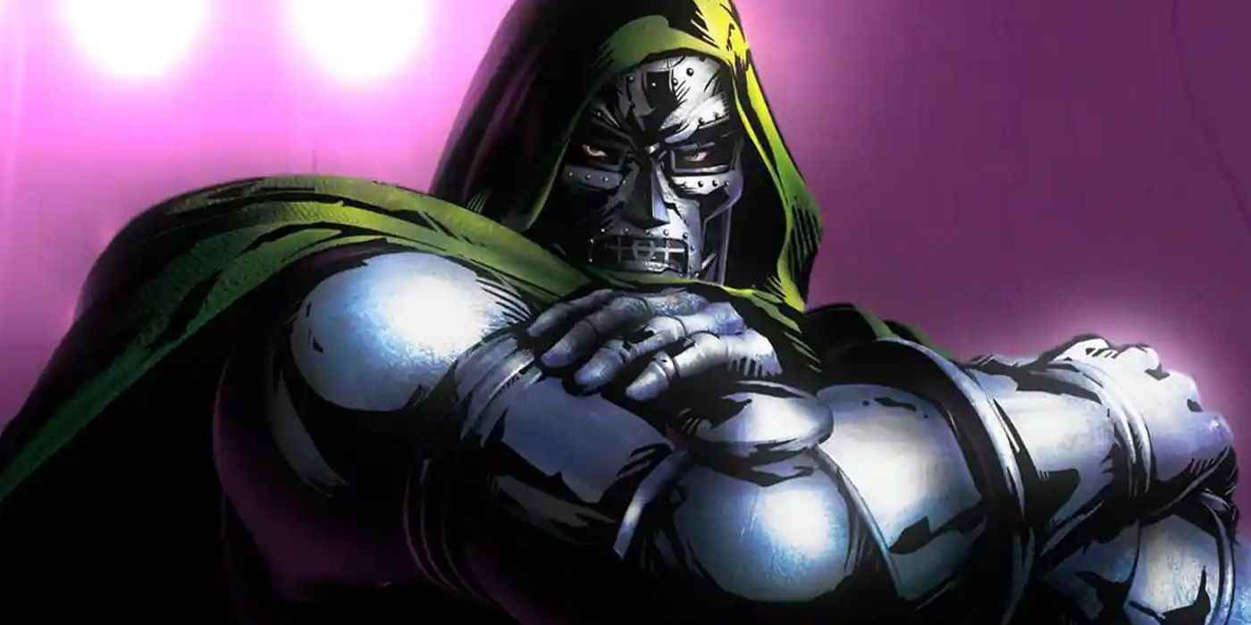 Marvel çizgi romanlarında zırhını ve pelerinini giyen doktor Doom