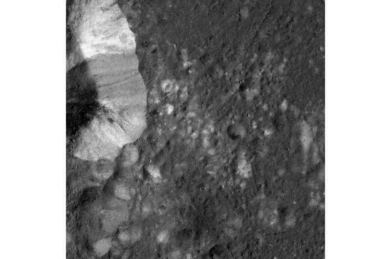 Artık Ay'daki sürekli gölgeli kraterleri görebiliriz.