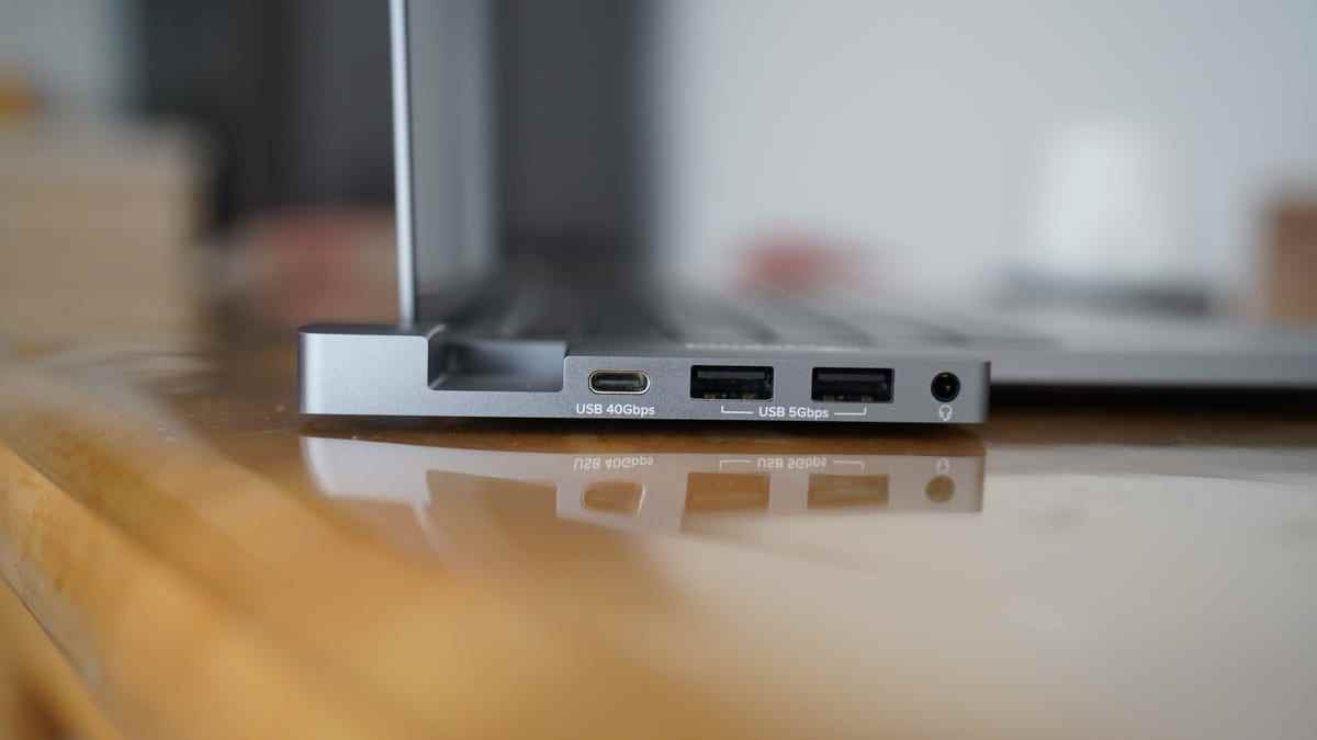13 inç MacBook Pro'da takılabilir USB-C hub