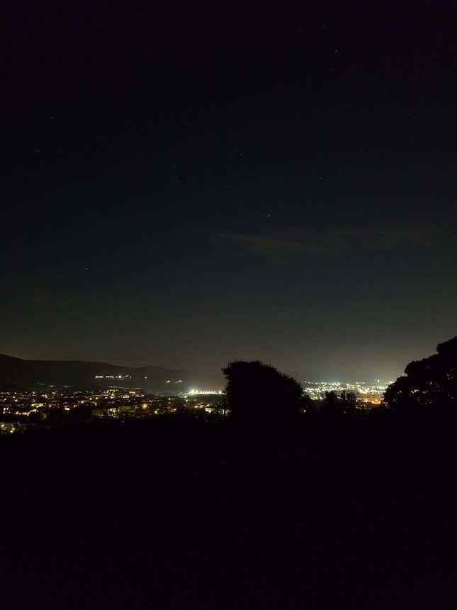 Bir Galaxy A54 gece manzarası çekimi.