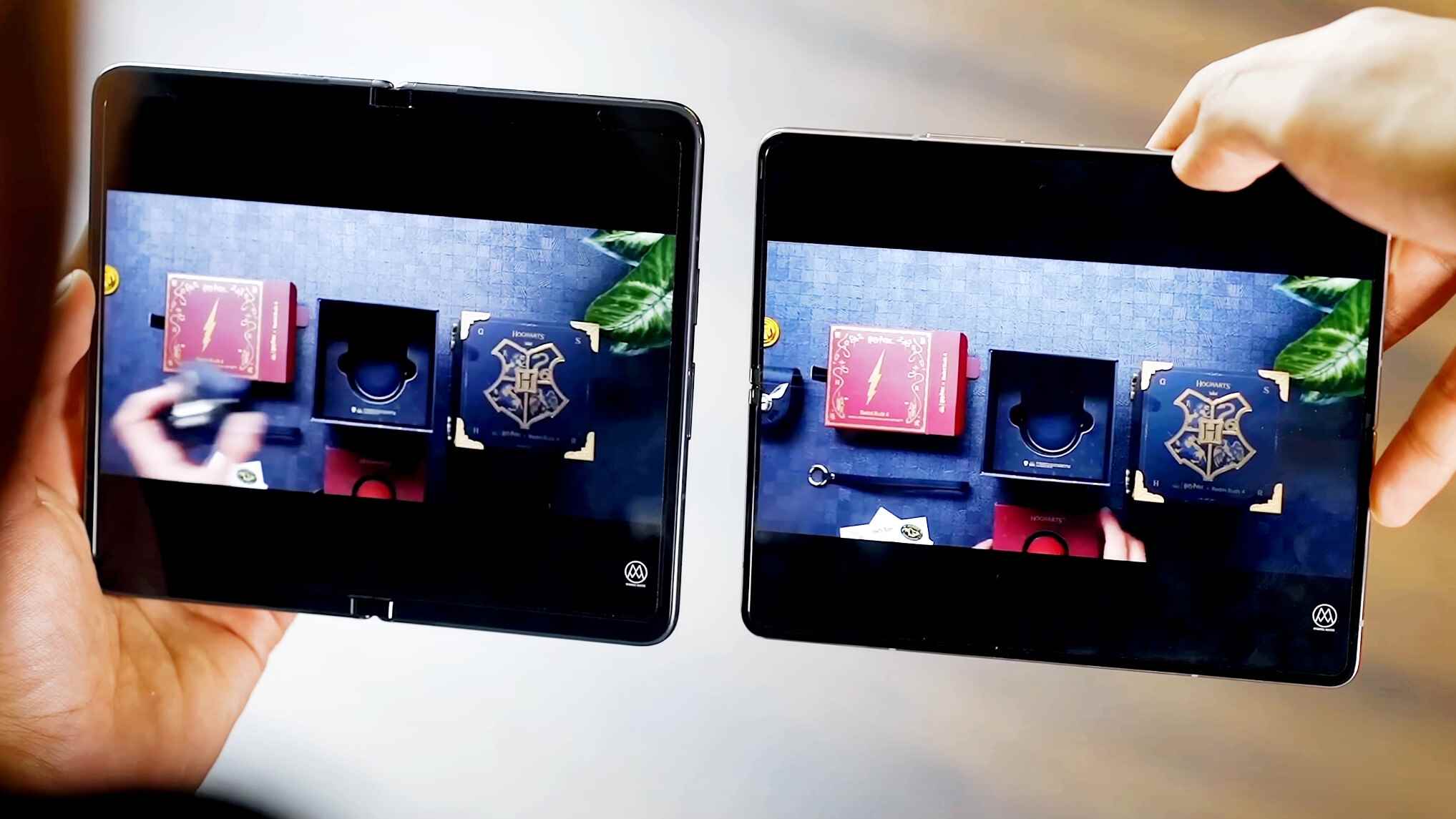 Pixel Fold (solda), Galaxy Z Fold 4 (sağda).  Görüntüler Mrwhosetheboss'un izniyle.  - Pixel Fold: Google'ın Galaxy Fold karşıtı katlanabilir ürünü, Samsung'un hatalarından pek ders çıkarmadı