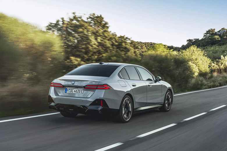 Tamamen yeni 2024 BMW 5 Serisi sedan tanıtıldı. Bu, modelin 50 yıllık tarihinin tamamındaki en önemli güncellemedir.