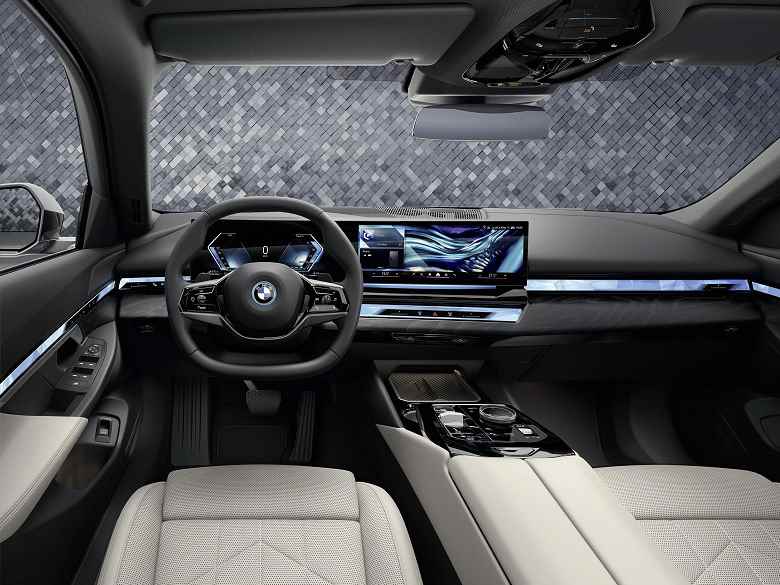 Tamamen yeni 2024 BMW 5 Serisi sedan tanıtıldı. Bu, modelin 50 yıllık tarihinin tamamındaki en önemli güncellemedir.