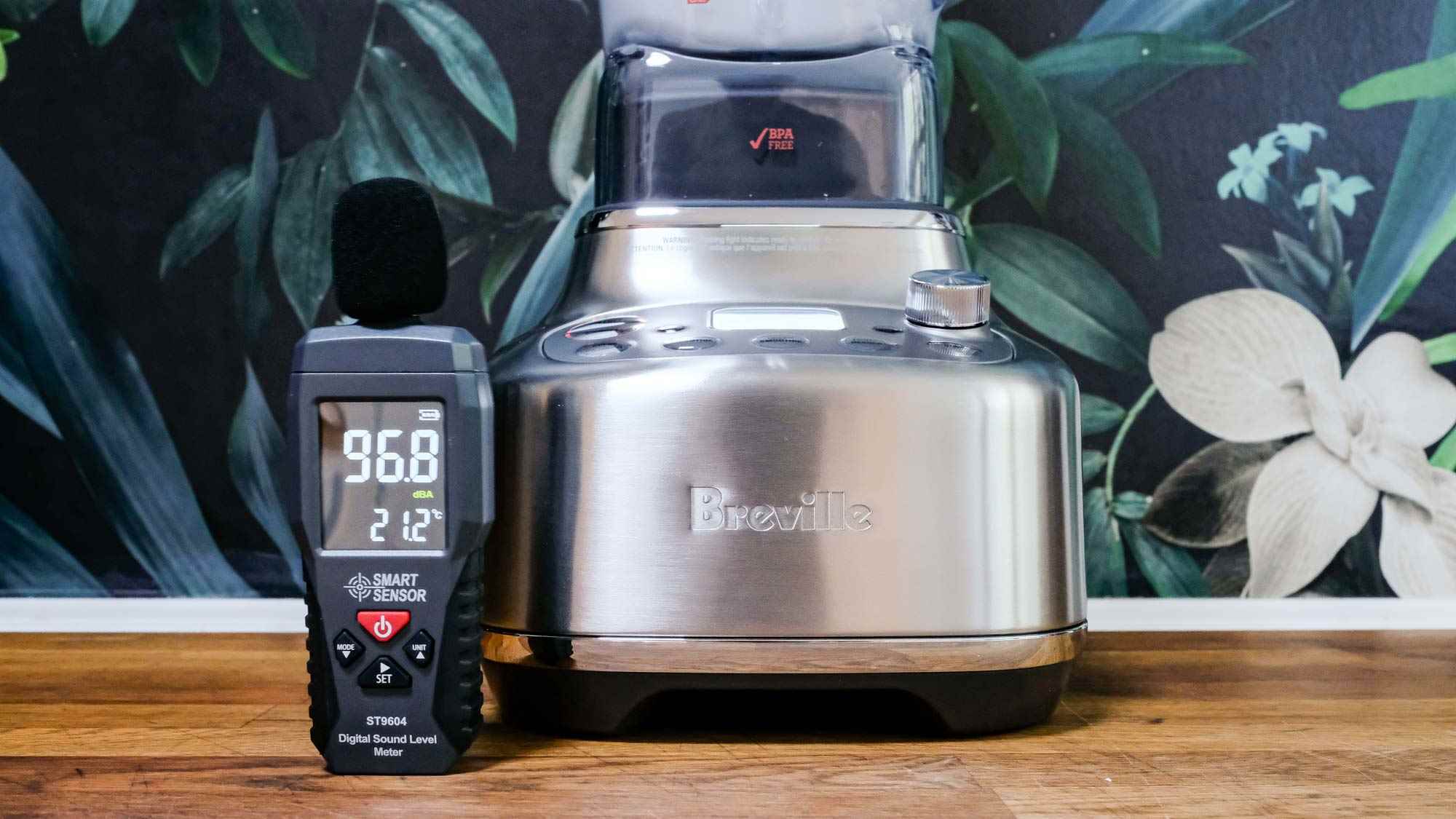 Tezgah üzerinde Breville Super Q Blender