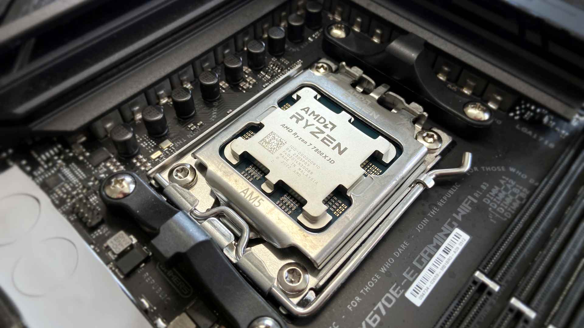 AMD Ryzen 7 7800X3D giriş yuvası