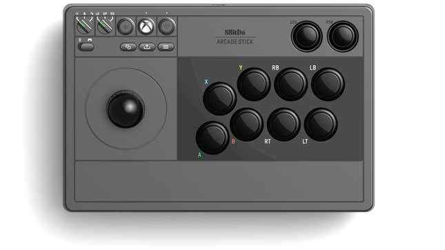 Xbox için 8BitDo Kablosuz Oyun Çubuğunun siyah sürümünün üstten bir görüntüsü.