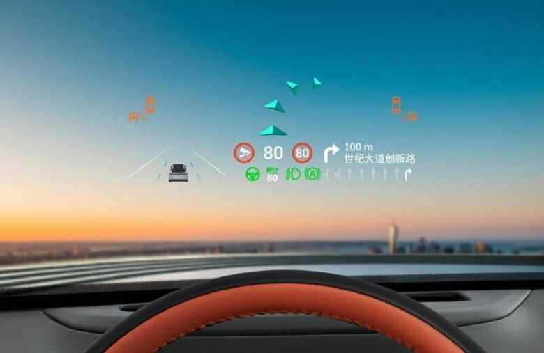 Olağandışı döner ekranlar ve 3D navigasyon.  Changan Shenlan S7 arabanın içi hakkında ayrıntılar