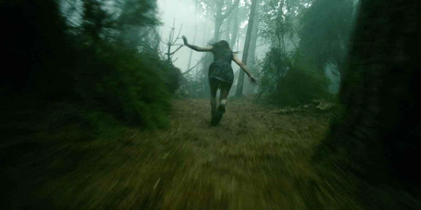 Evil Dead'de Ormanda Koşan Kadın
