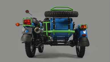 Ural Gear Up motosikleti için Green Tanager Accent tasarım paketi tanıtıldı.  Bisikletin fiyatını 25.250 dolara getiriyor.