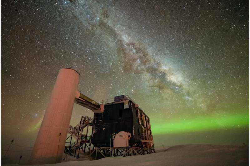 Yeni bir mercekten görülen galaksimiz: IceCube tarafından tespit edilen nötrinolar