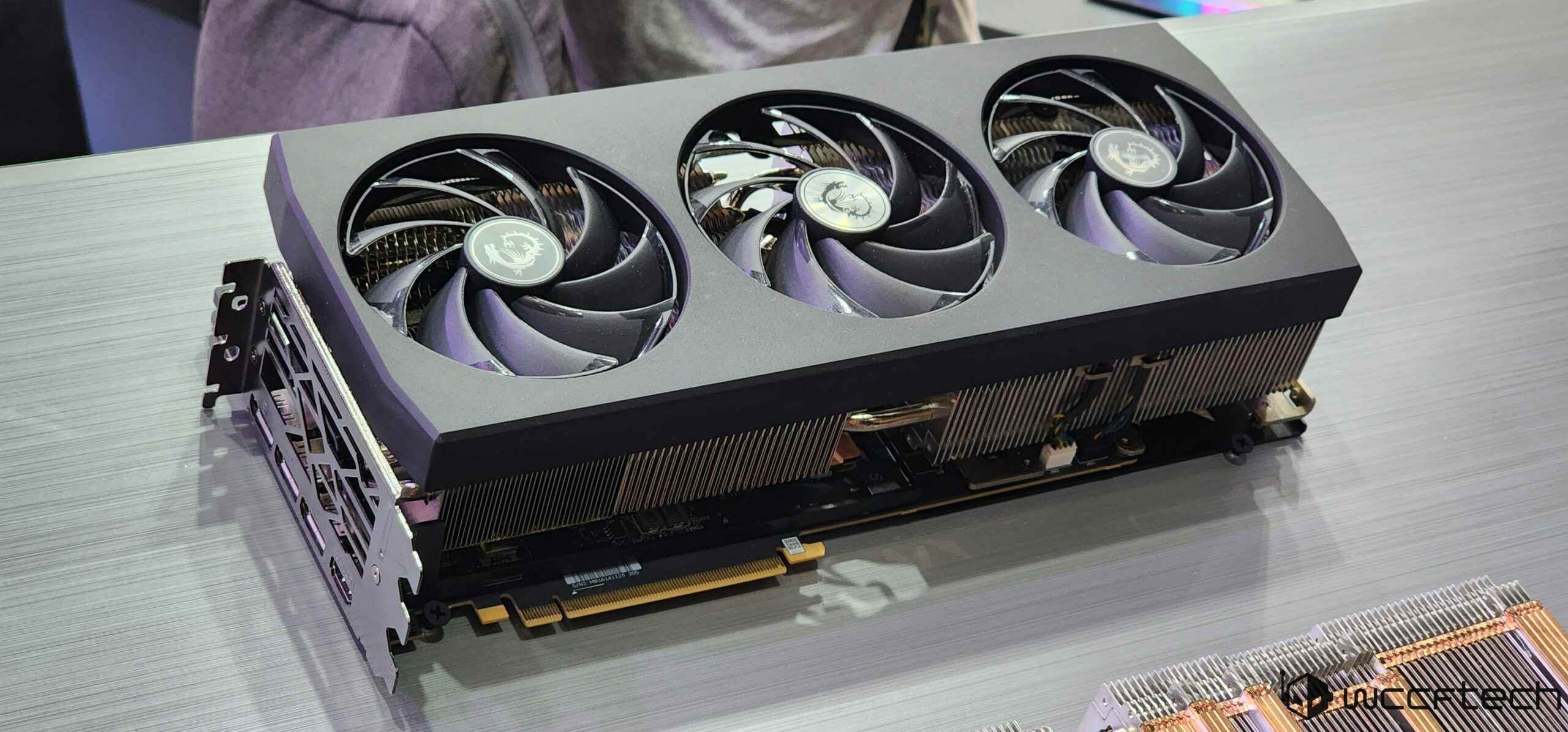 MSI, 4.5 yuvalı devasa soğutma tasarımıyla NVIDIA'nın GeForce RTX 4090 Ti'sine hazırlanıyor.