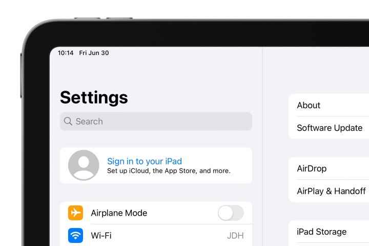 iCloud'da oturum açmış kullanıcı yokken ayarlar ekranının üst köşesini gösteren iPad.