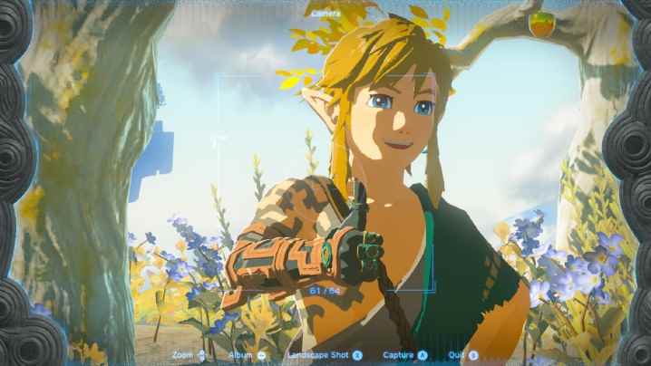 Bir gülümseme ile bir başparmak veren Link.