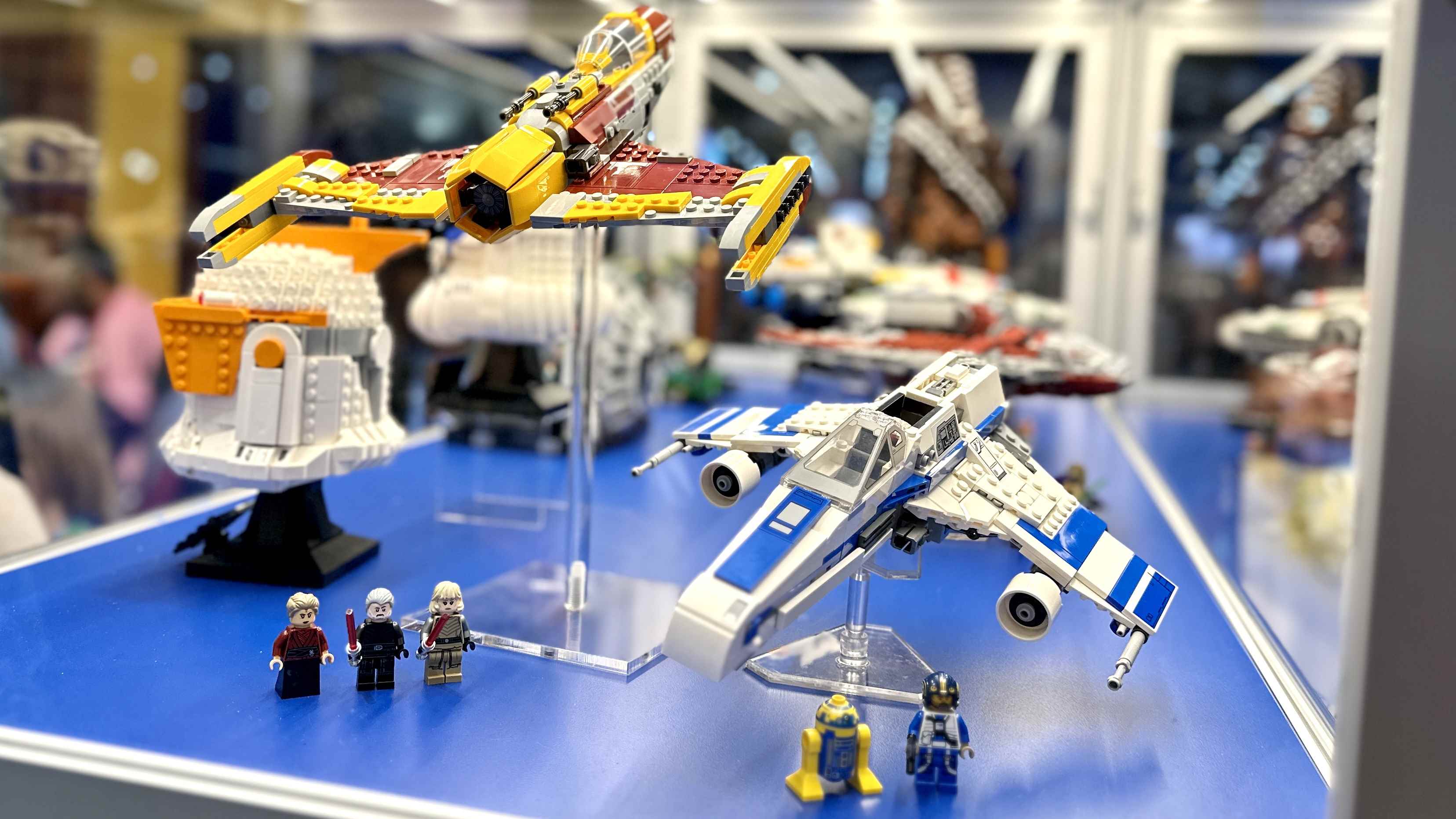 Yeni Cumhuriyet E-Wing ve Shin Hati'nin Starfighter Lego'su SDCC 2023'te sergileniyor