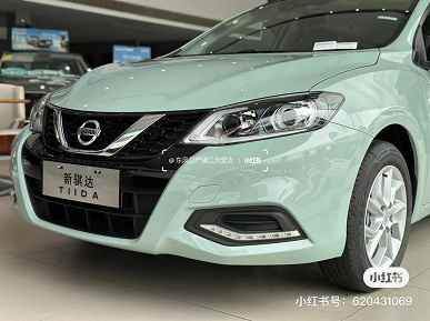 Çin'de, güncellenmiş Nissan Tiida'yı gösterdi.  Resmi prömiyer - ay sonundan önce