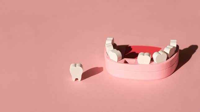 Japonya'daki Bilim Adamları Diş Büyüten Deneysel Bir İlaç Geliştirdi başlıklı makale için resim