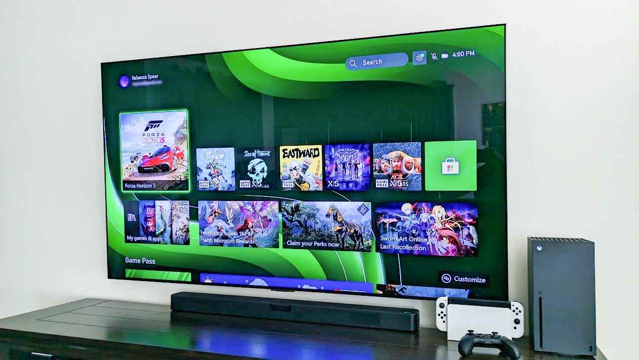 LG C2 Serisi 65 inç OLED Evo TV.