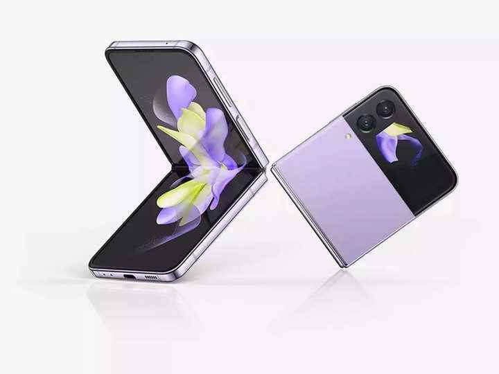 Samsung, Galaxy Z Flip 5'in boşluksuz menteşesiyle dalga geçiyor