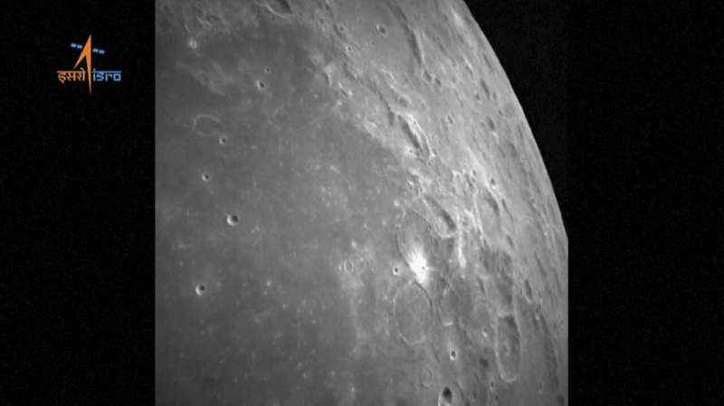 Hindistan'ın ay gezgini sülfürü doğruladı ve ayın güney kutbu yakınında birkaç başka element tespit etti